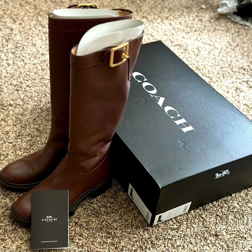 Brand new Coach Leather boot, size 7,5 walnut/brown